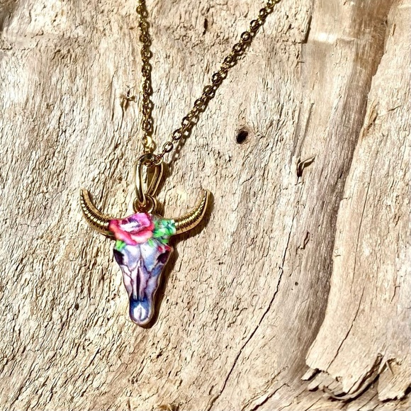 BOHO GYPSY BOUTIQUE Jewelry - Horn/floral skull candy boho rustic gold necklace southwestern equestrian vibe